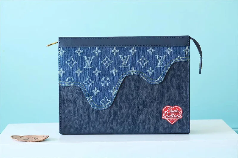 Louis Vuitton Pochette Voyage MM Monogram Drip Blue By Nigo For Pre-Spring. Men-s Travel Accessories 27cm LV M45961