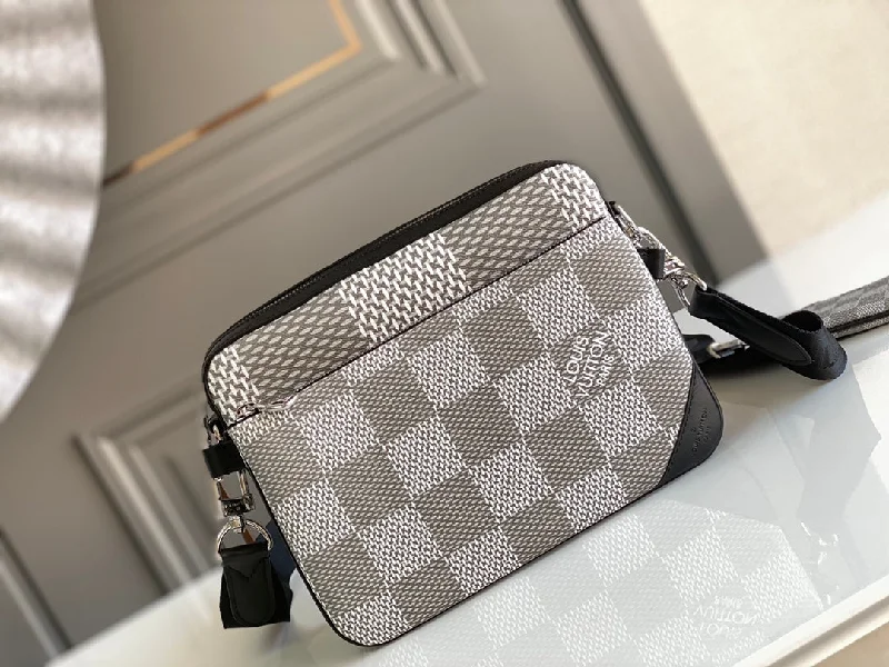 Louis Vuitton Trio Messenger Damier Graphite Plaster For Men. Men-s Bags. Shoulder And Crossbody Bags 9.8in/25cm LV